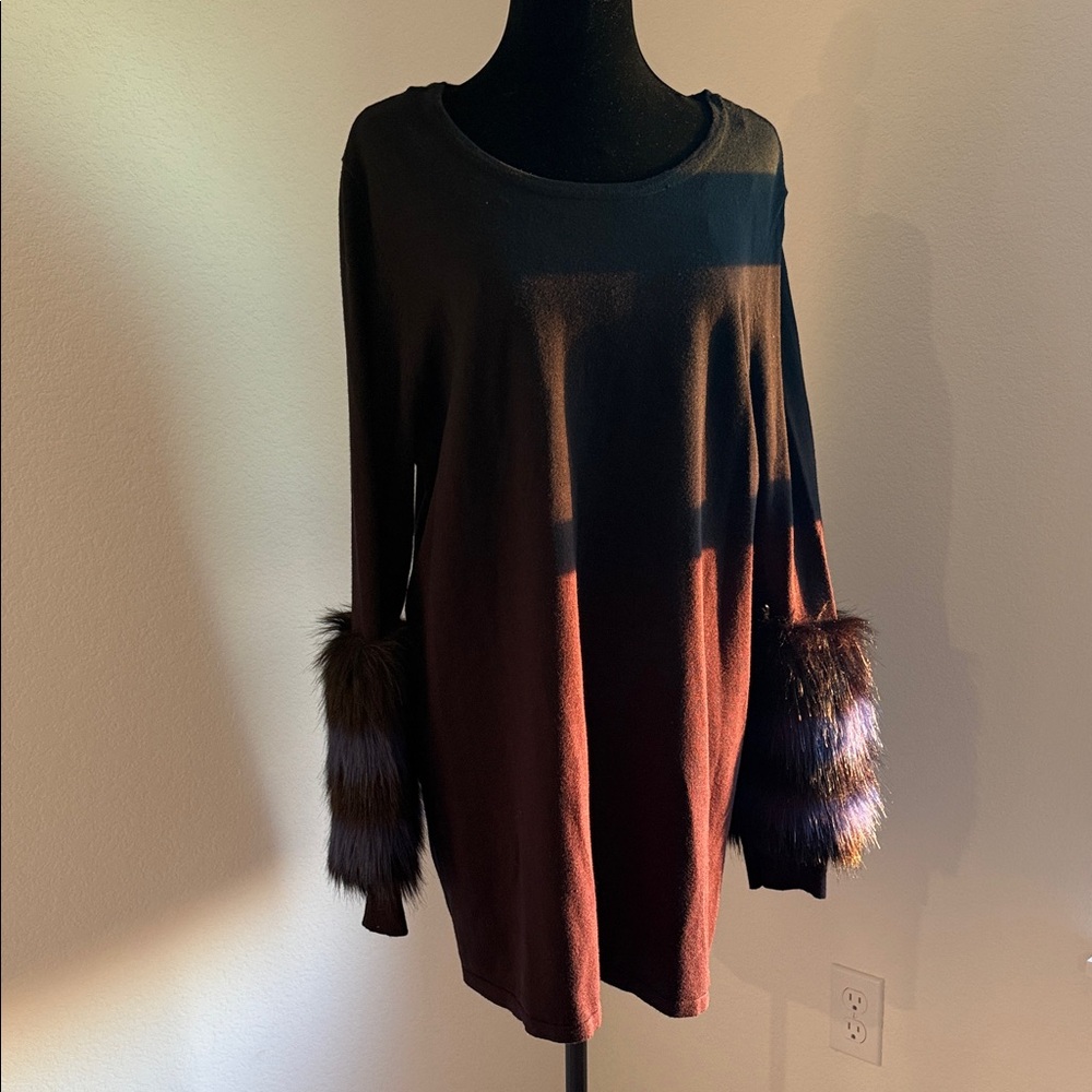 Alfani Black and Brown Sweatshirt with Faux Fur Cuffs